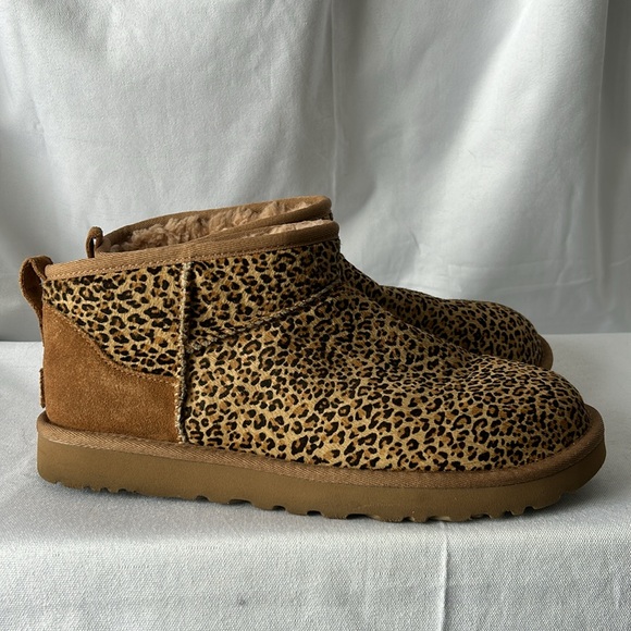 EUC UGG Ultra Mini Speckles Bootie Leather suede heel counter up-cycled wool 11 - Picture 5 of 9